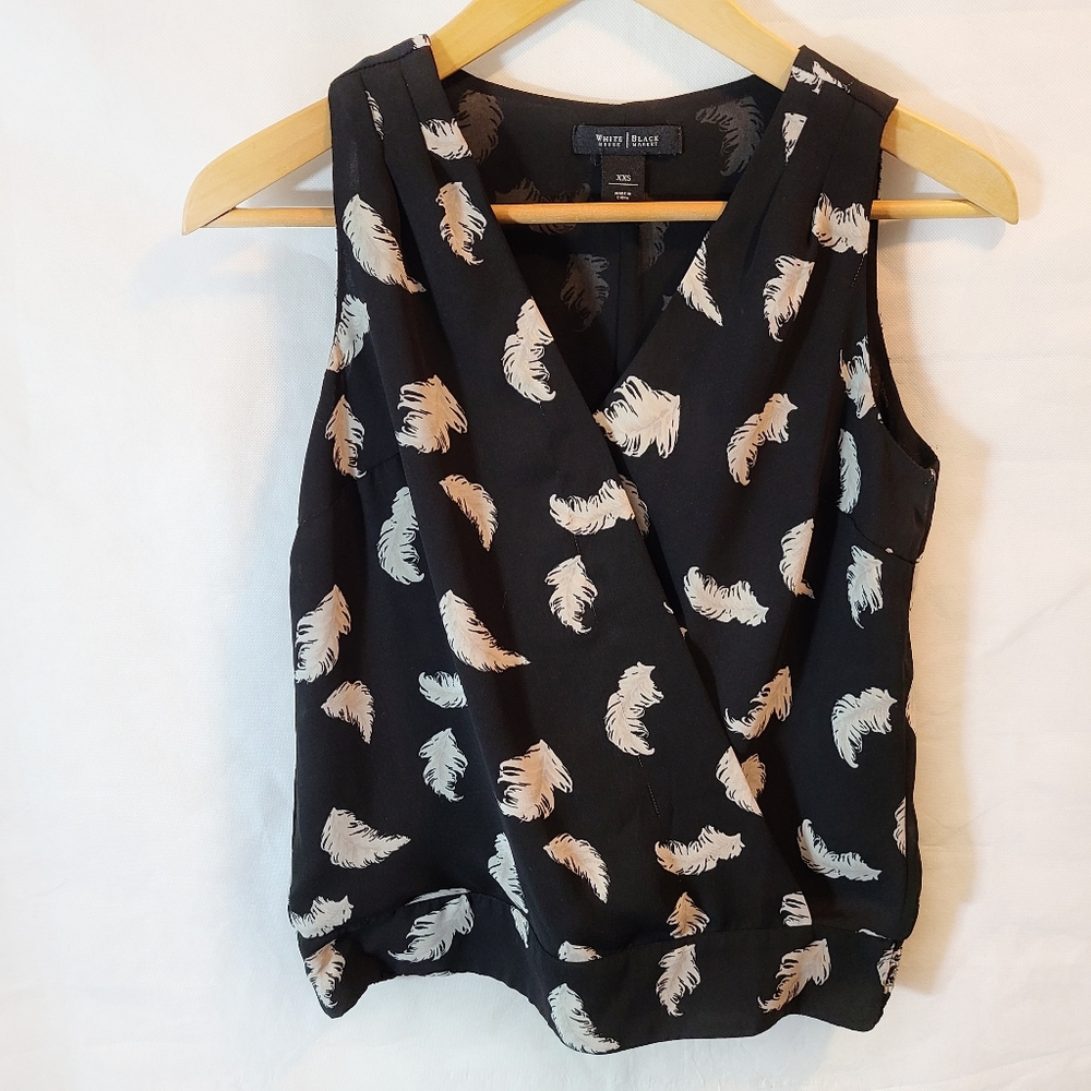 White House Black Market Women's Semi Wrap Top